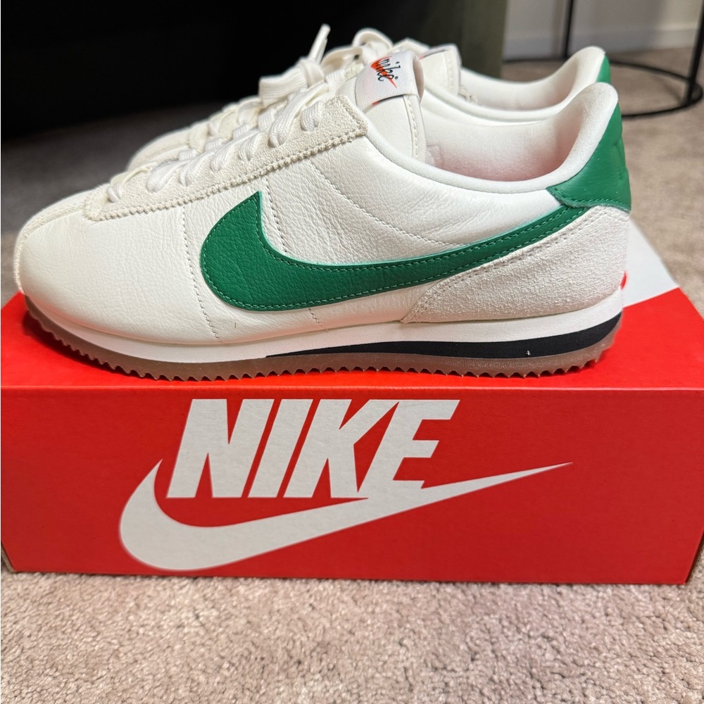 NIKE |  NEW Cortez sneakers